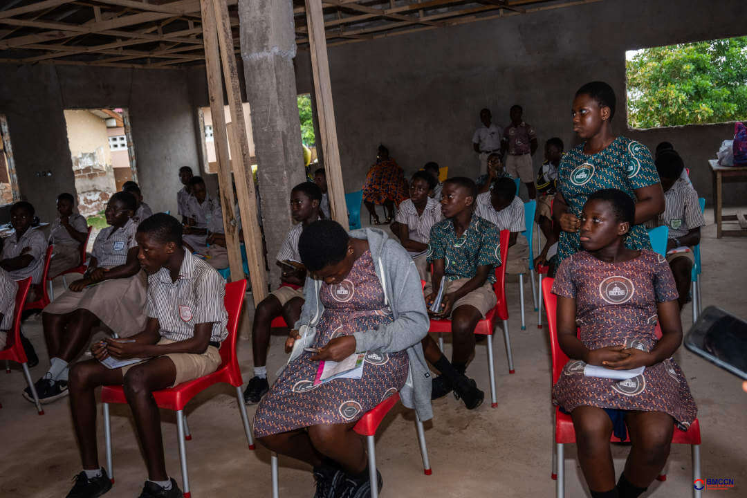 Photo with school children